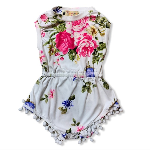 Floral romper with pom trim size 2T - Picture 1 of 4